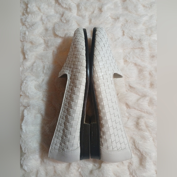 Trotters Liz White Woven Leather Slip On Loafer Size 8W Made In Brazil - Picture 7 of 9
